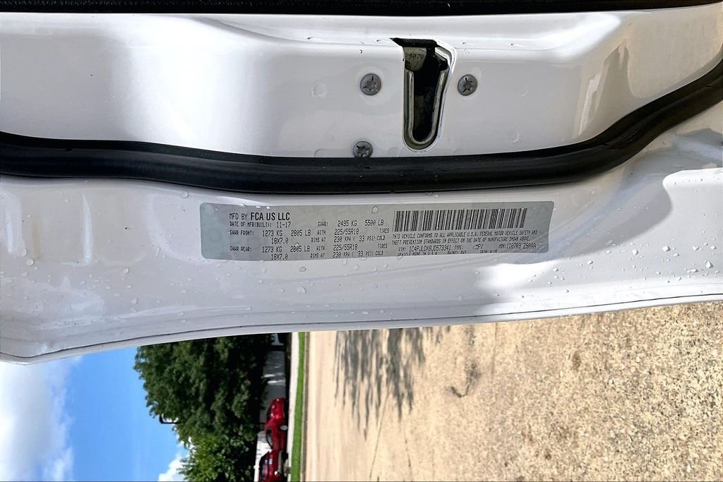Used 2018 White Jeep Limited image 4