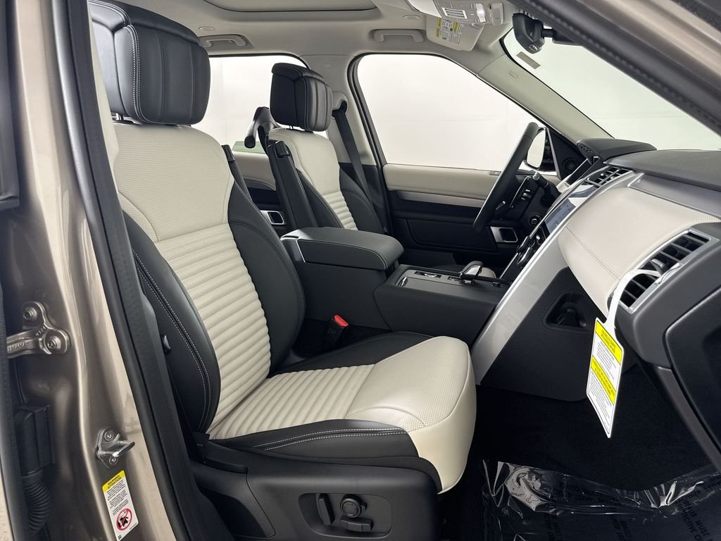 Certified Used 2025 Brown Land Rover Dynamic SE image 24