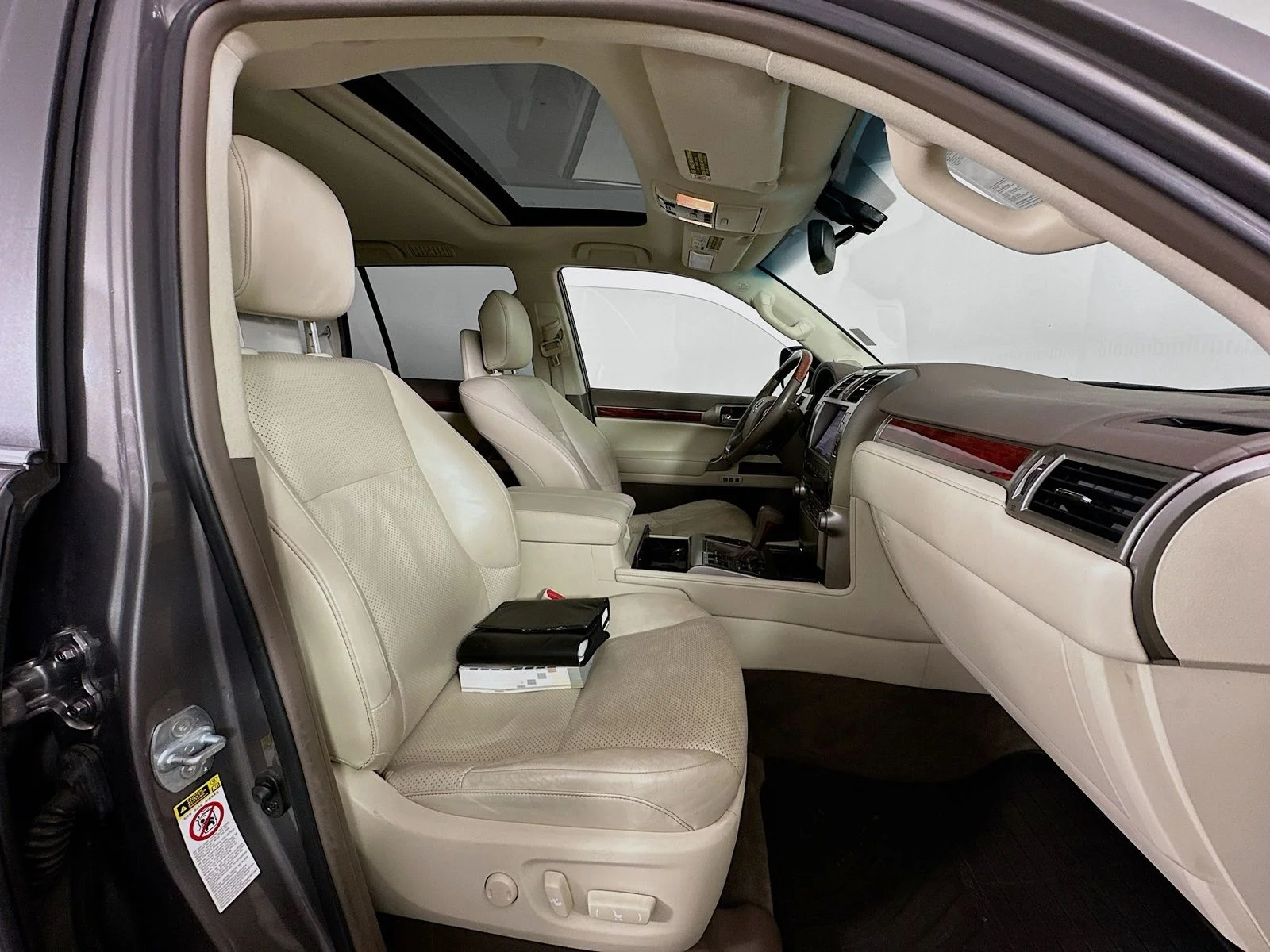 Used 2013 Knights Armor Pearl Lexus 460 Premium image 33