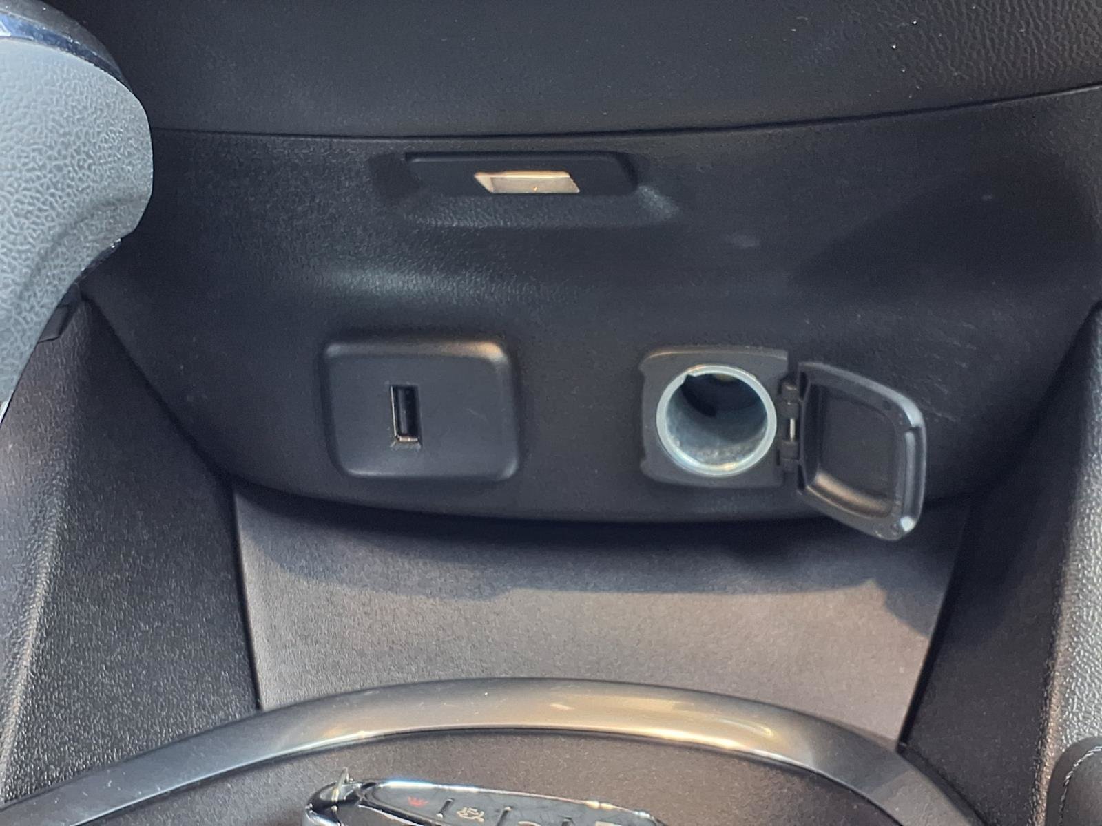 Used 2016 Silver Ice Metallic Chevrolet LT image 10