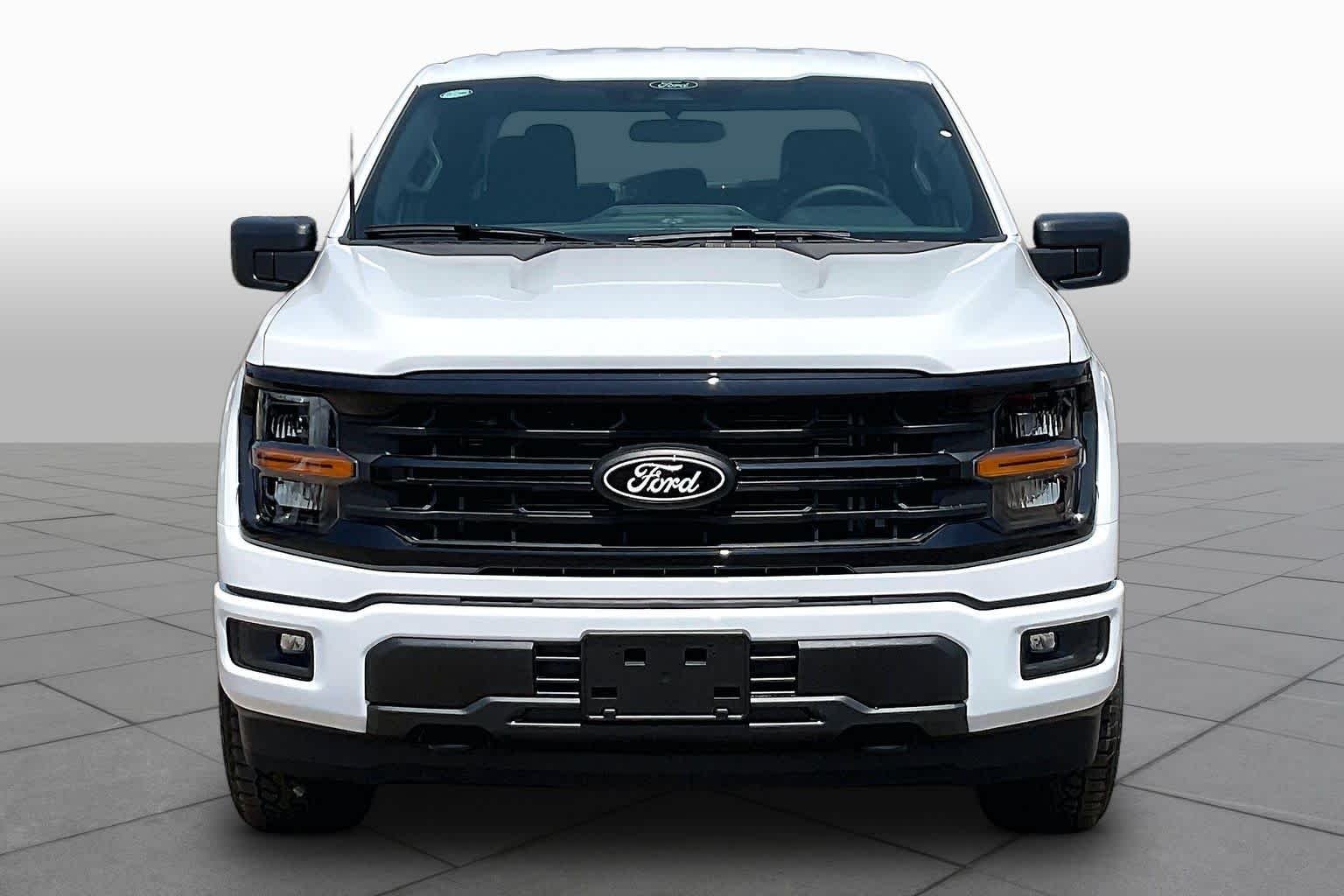 New 2026 Oxford White Ford XLT image 3