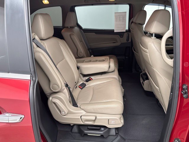 Used 2022 Radiant Red Honda Touring image 26