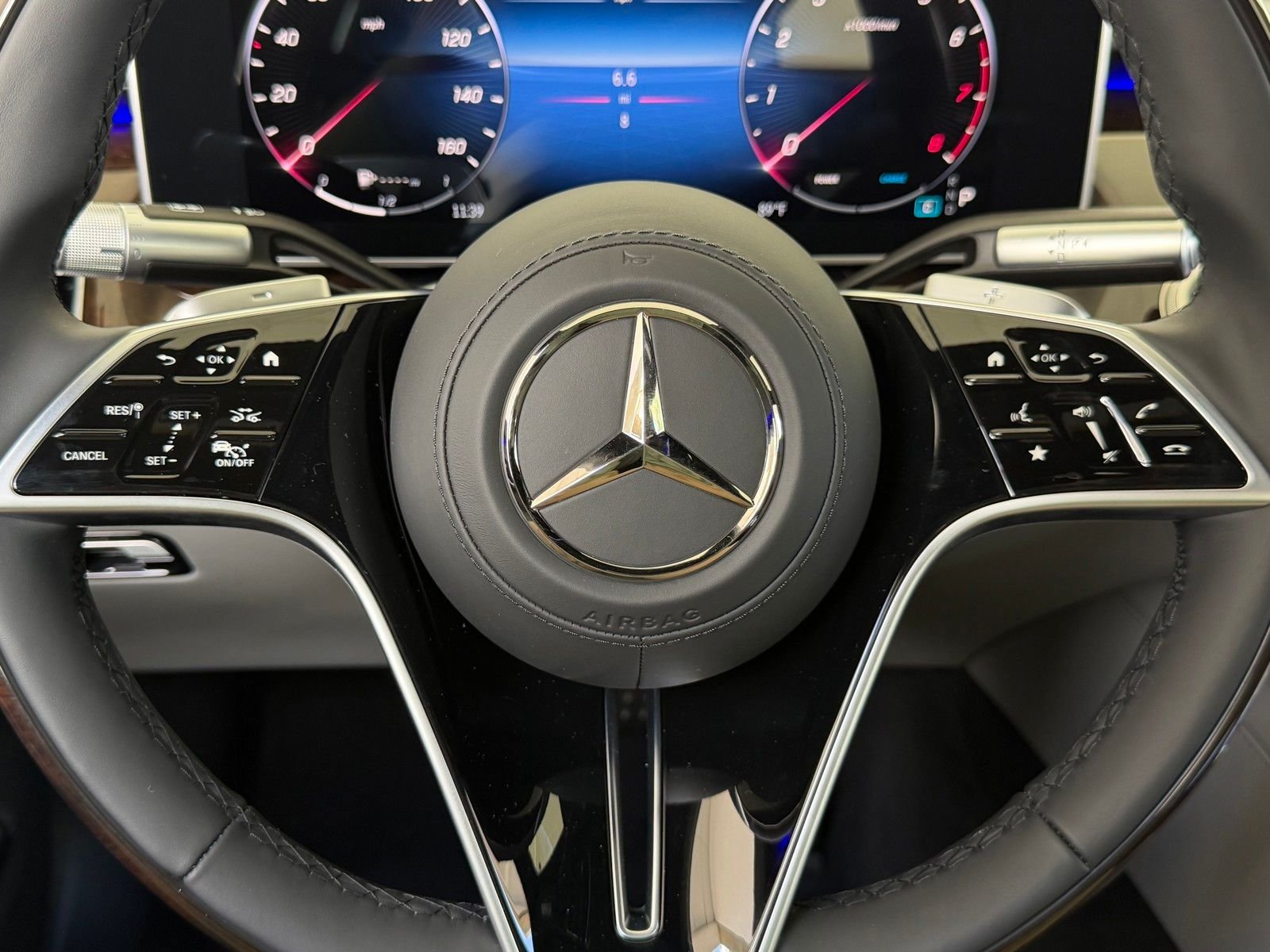 New 2026 Graphite Grey Metallic Mercedes-Benz S 580 image 12