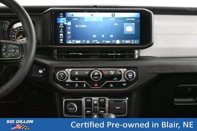 Used 2024 Earl Clearcoat Jeep Sport S image 5