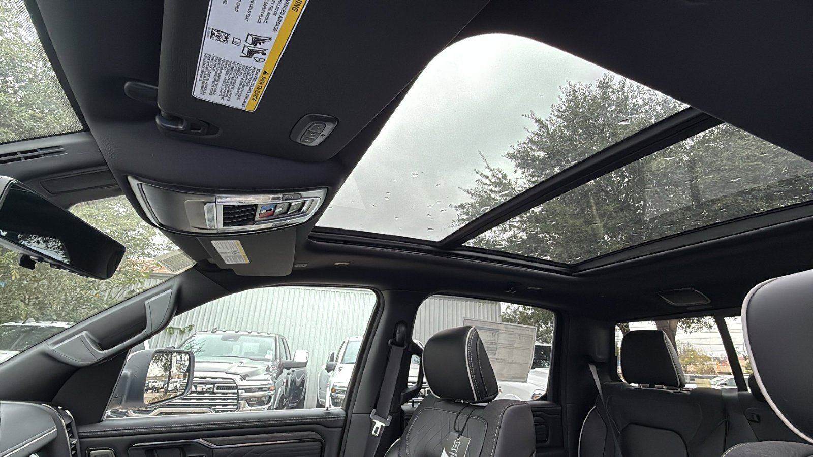 New 2026 Ivory White Tri-Coat Pearl-Coat Exterior Paint RAM Limited image 13