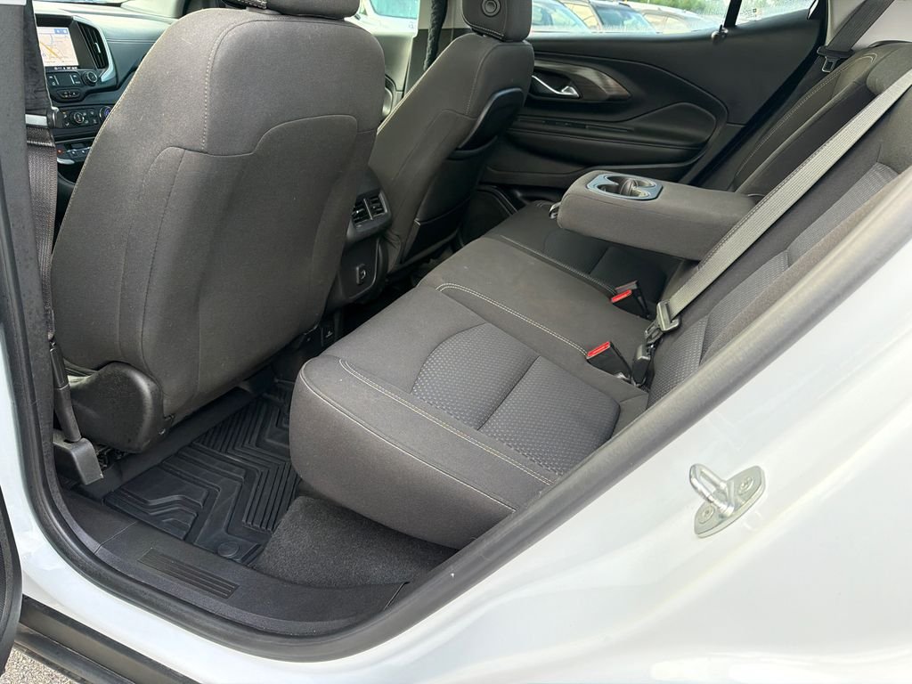 Used 2023 White GMC SLE image 21