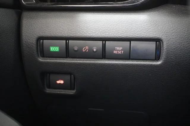 Used 2024  Nissan SV image 24