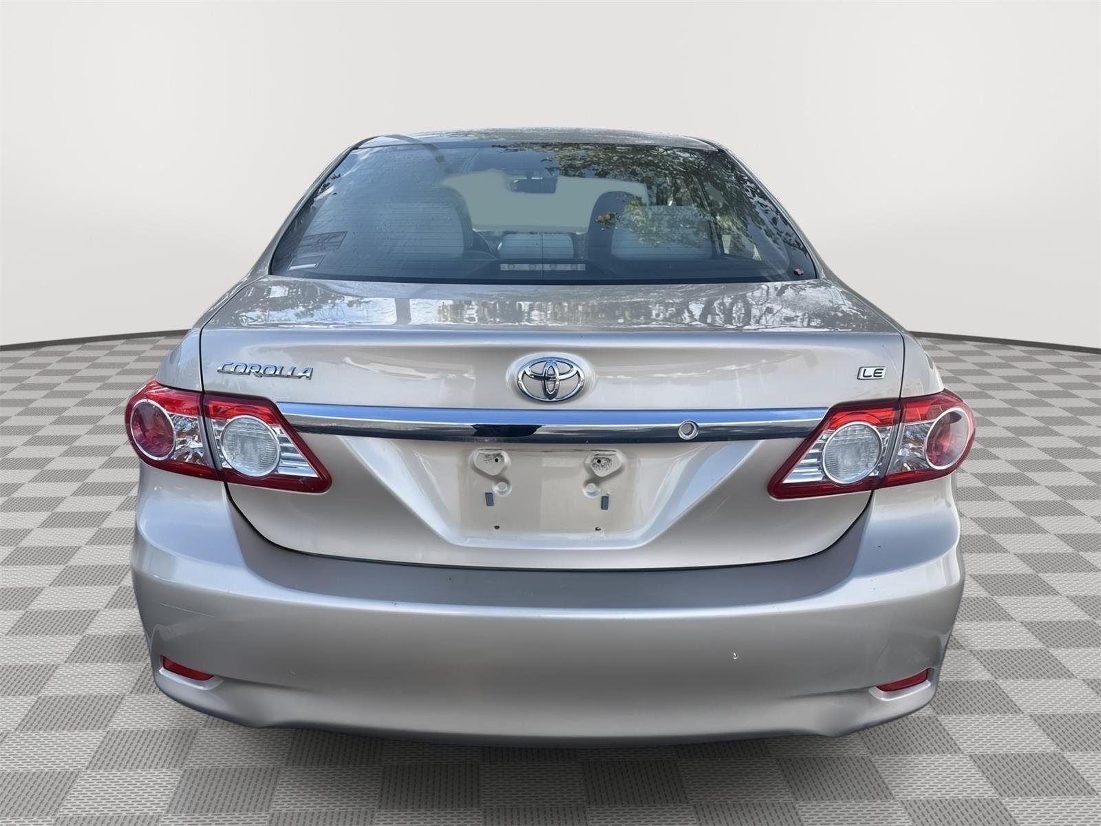 Used 2011 Sandy Beach Metallic Toyota LE image 11