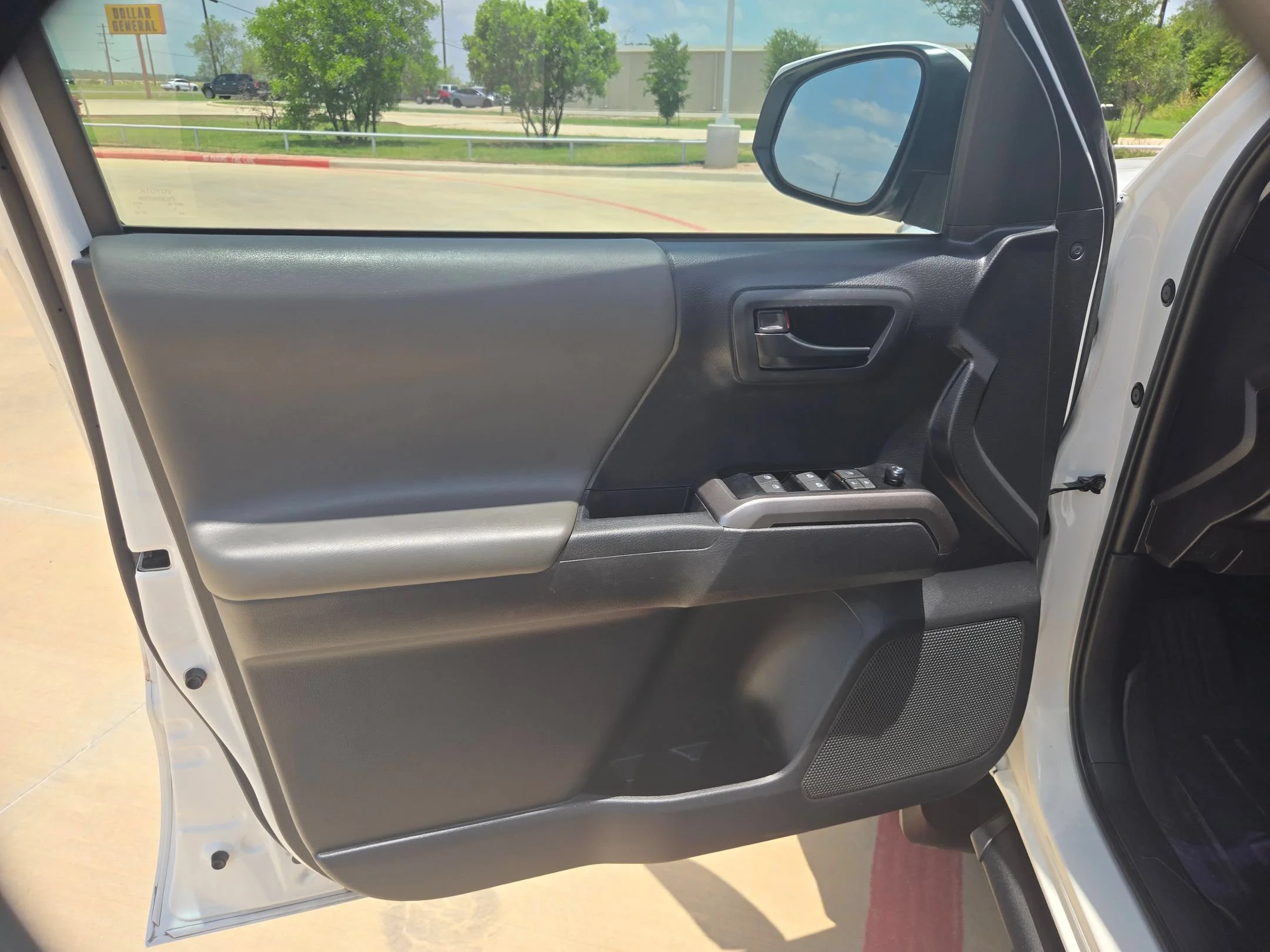 Used 2023 White Toyota SR5 image 12