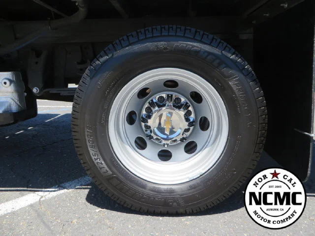 Used 2025 White Chevrolet Work Truck image 10