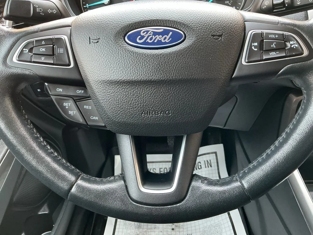 Used 2020 Red Ford SE image 19
