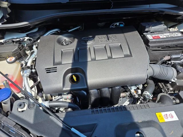 Used 2020 White Toyota XLE image 21