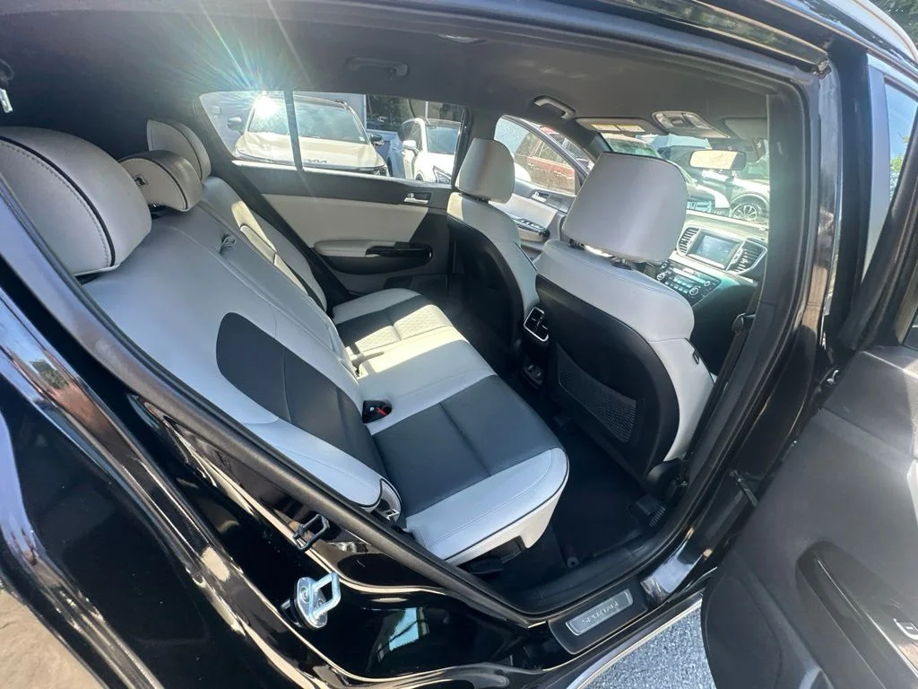 Used 2019 Red Kia EX image 29
