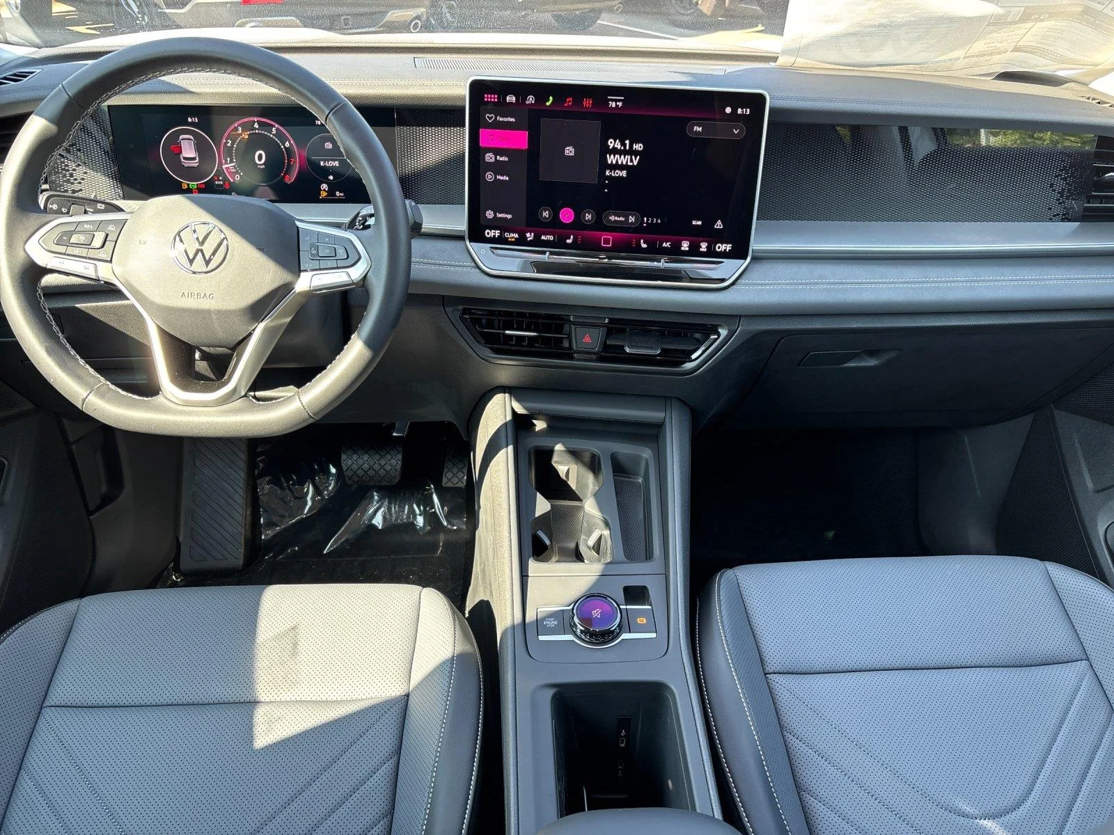 New 2026 Pure White Volkswagen SE image 34