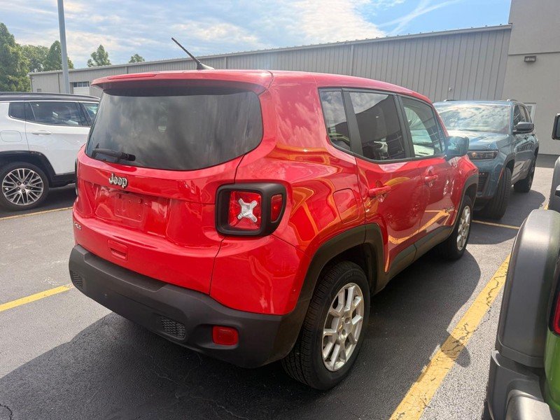 Used 2023 Colorado Red Clearcoat Jeep Latitude 4x4 image 4