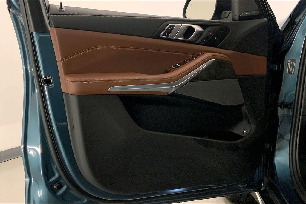 2026 BMW X5 50e - Photo 24