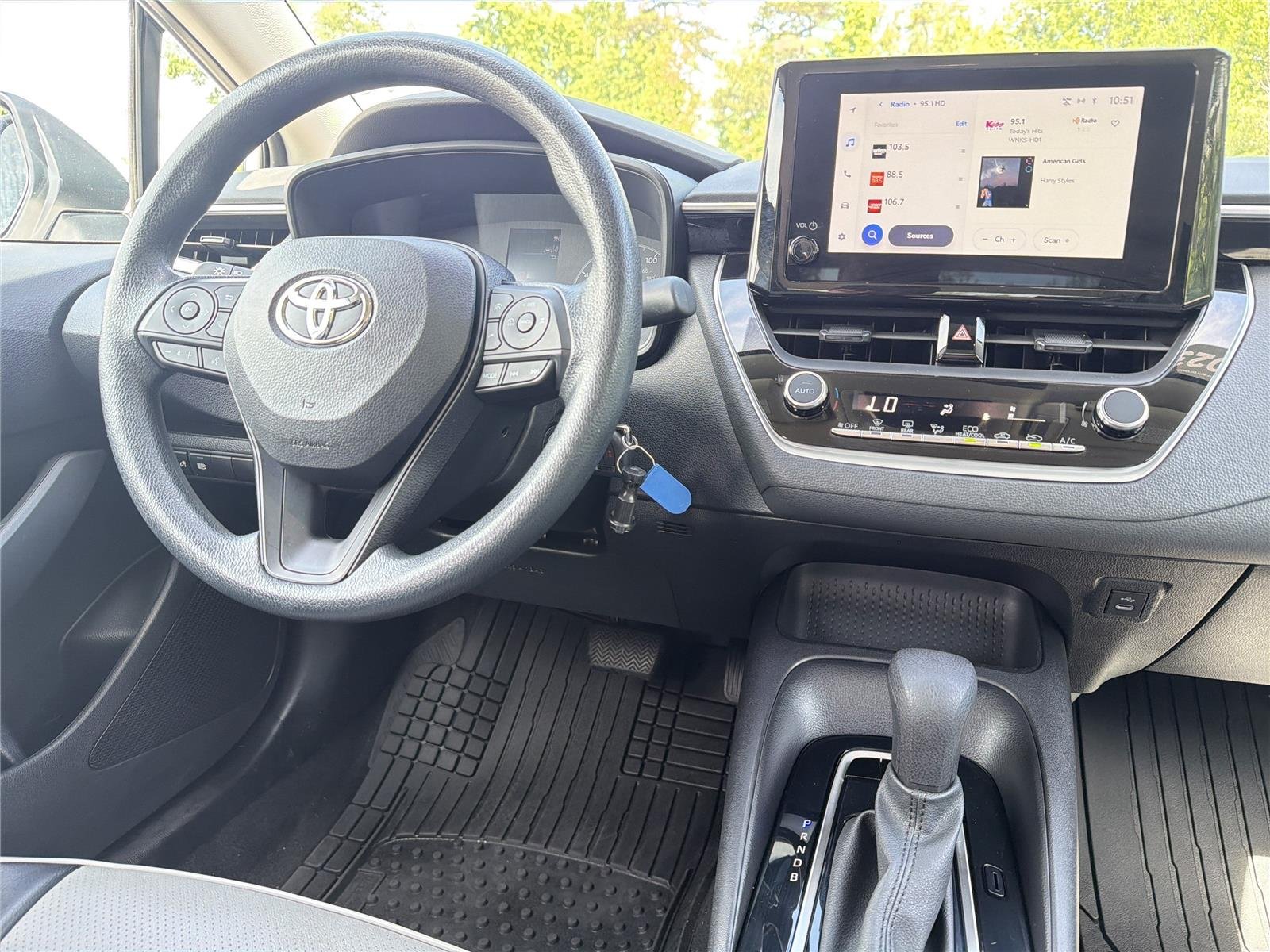 Used 2023 Ice Cap Toyota LE image 3