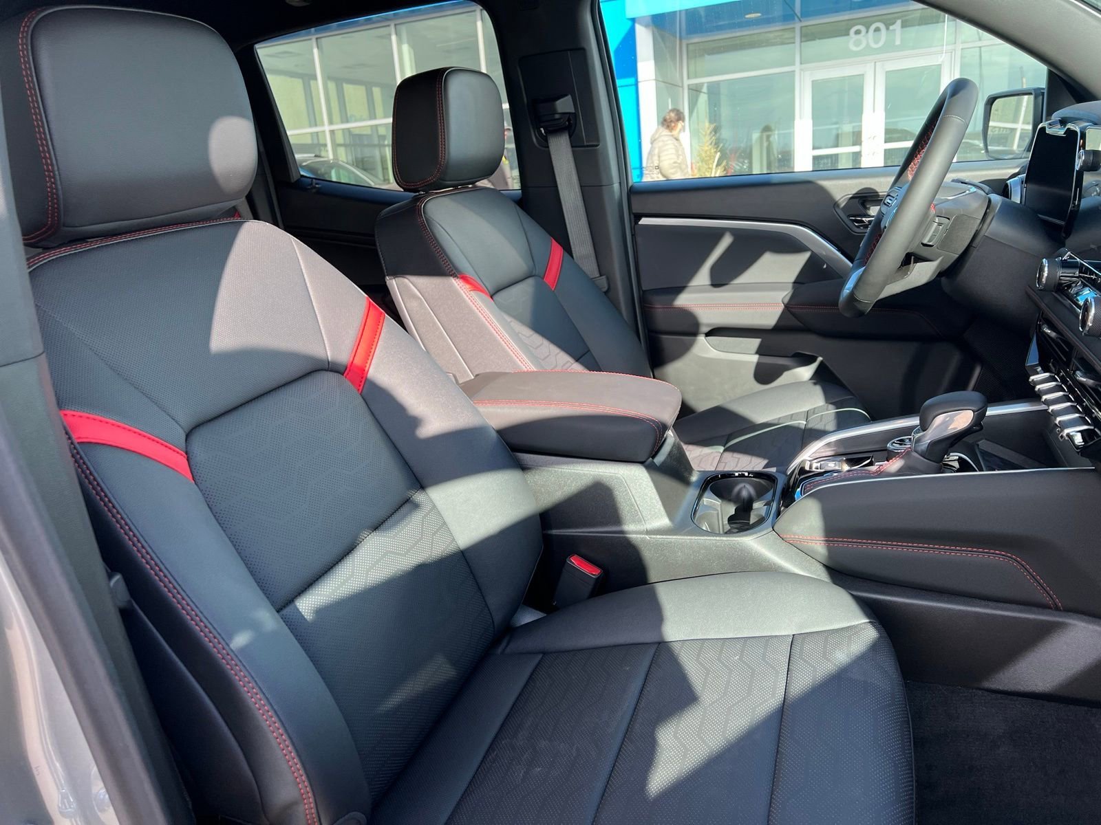 2026 Chevrolet Colorado Z71 - Photo 12