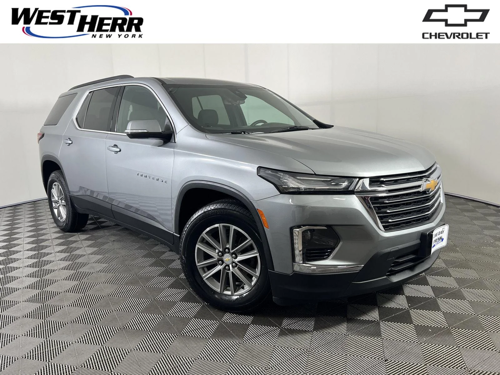 Used 2023 Sterling Gray Metallic Chevrolet LT Cloth image 1