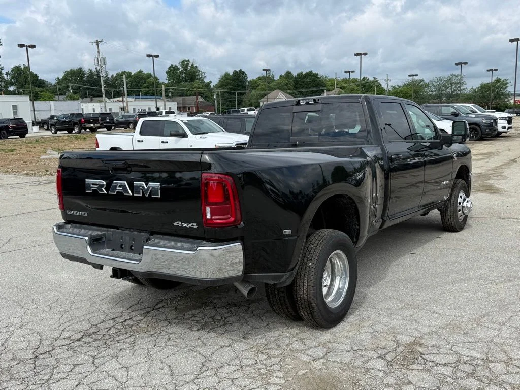 New 2026 Diamond Black Crystal Pearl-Coat Exterior Paint RAM Laramie image 6