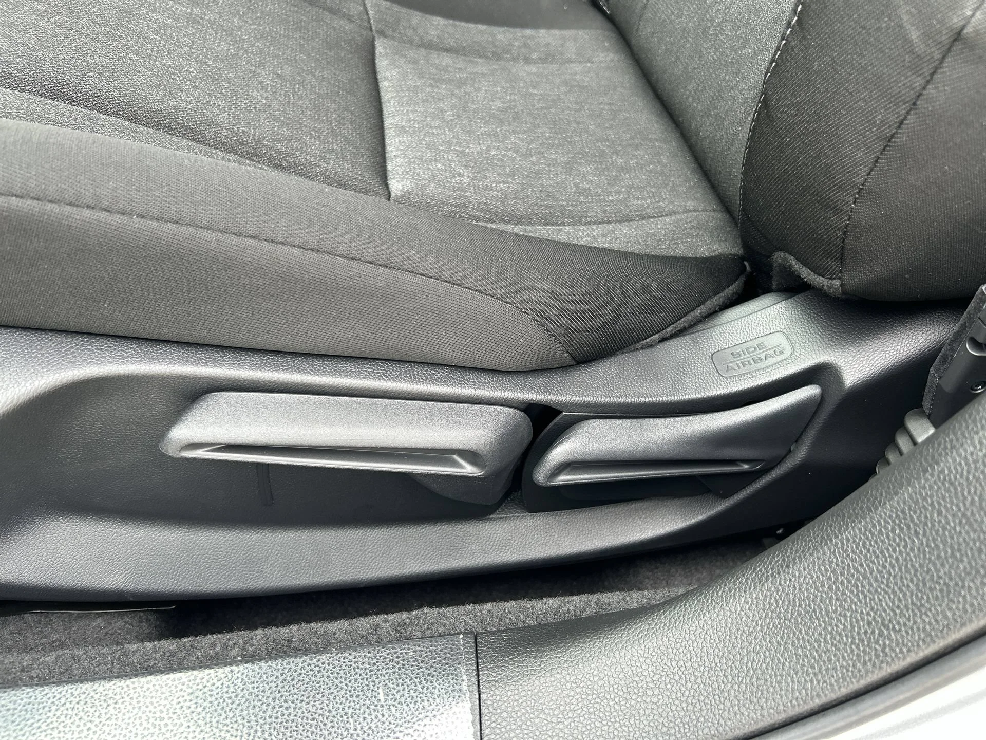New 2026 Solar Silver Metallic Honda LX image 14