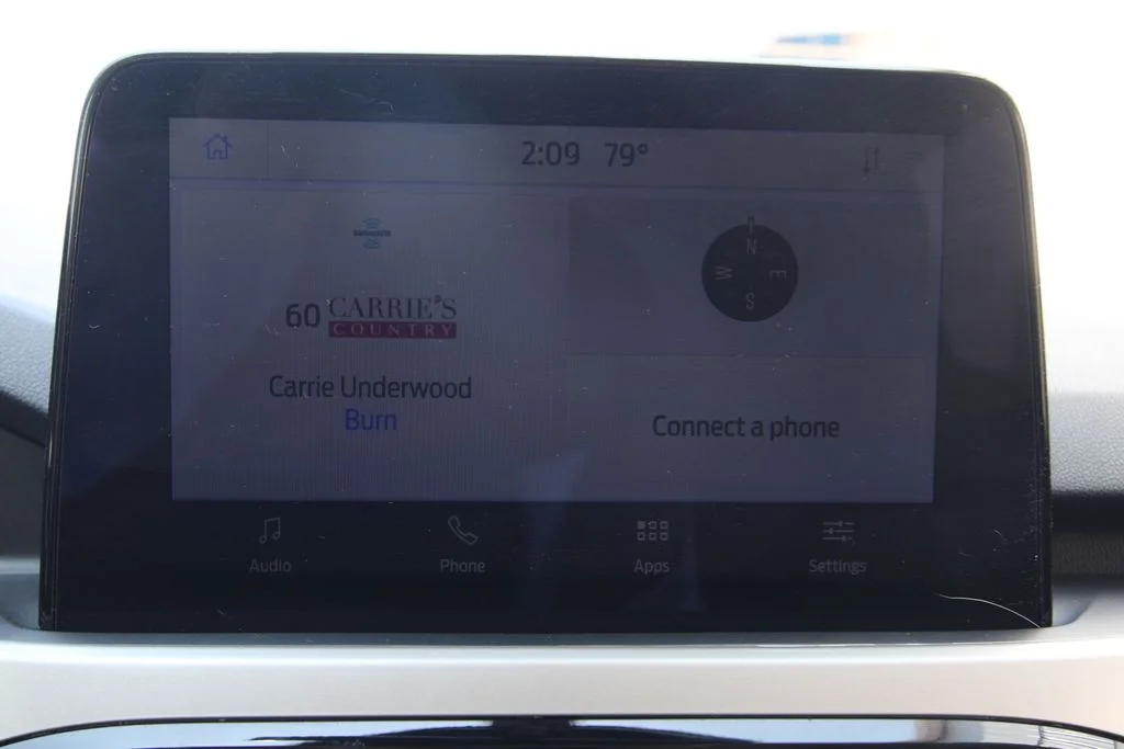 Used 2021 Red Ford SE image 31