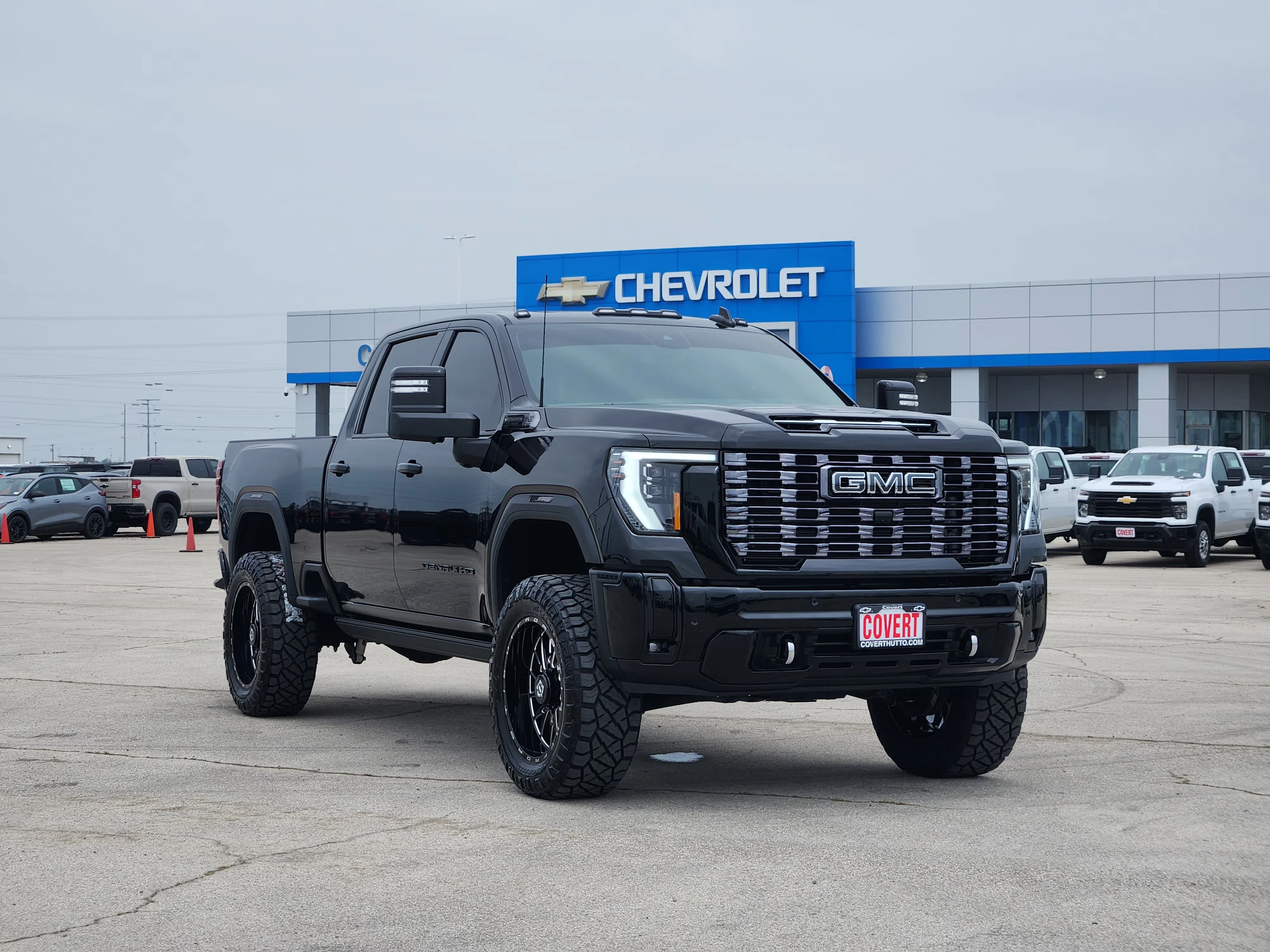 Used 2026 Onyx Black GMC Denali Ultimate image 3