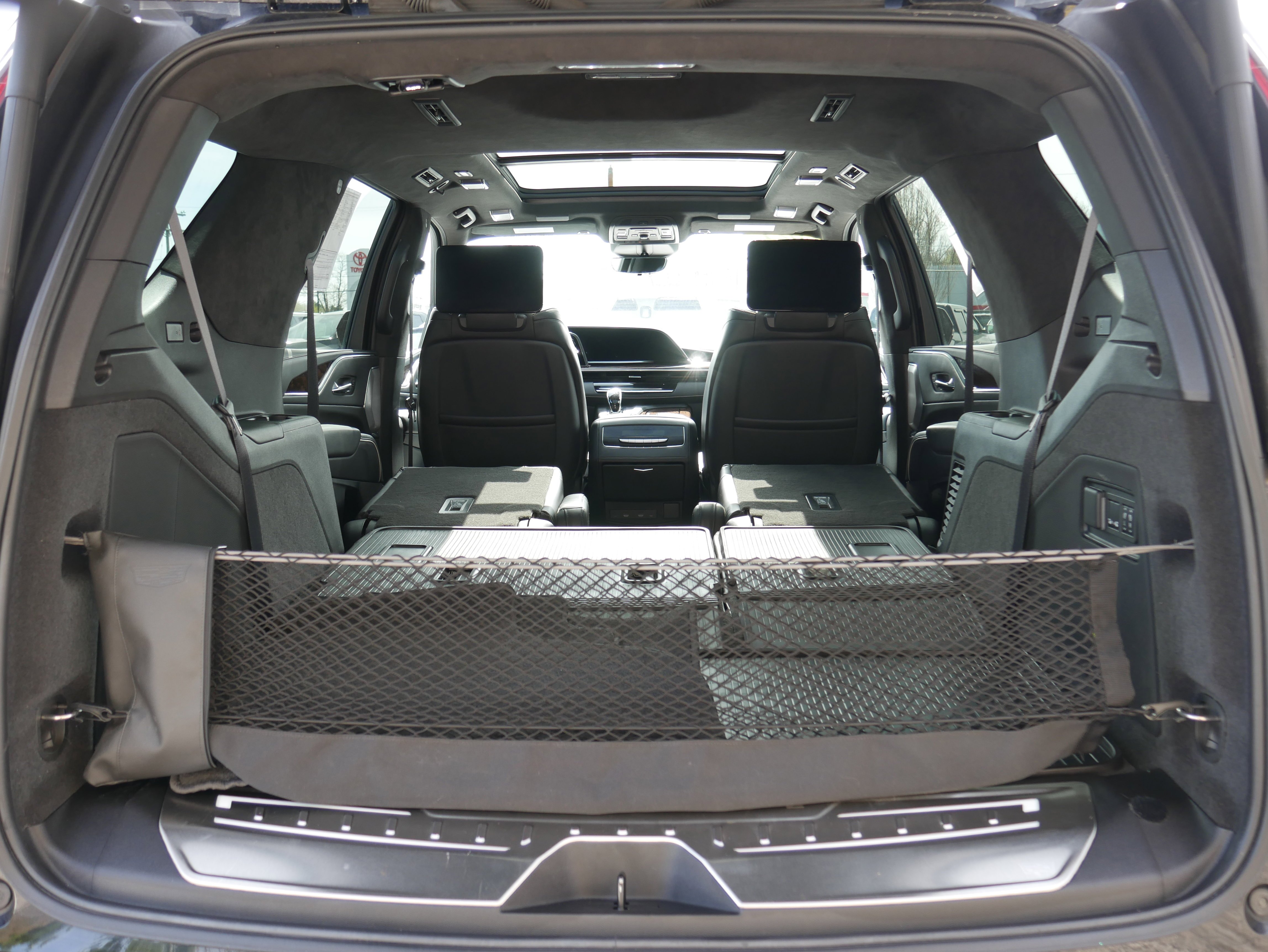 Used 2021 Black Raven Cadillac Premium Luxury Platinum image 8