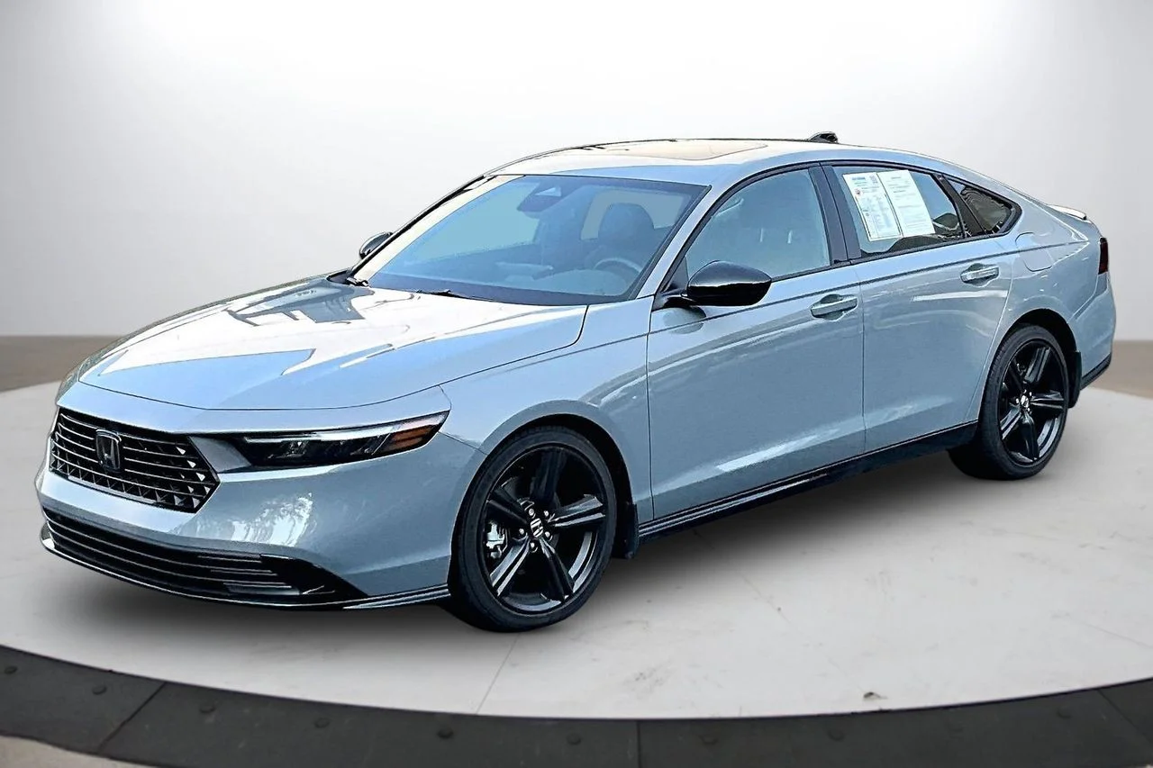 Certified Used 2025  Honda Sport-L image 4