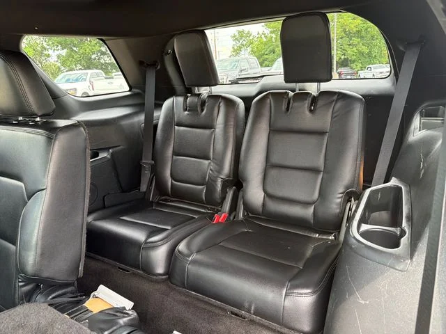 Used 2017 Gray Ford XLT image 23