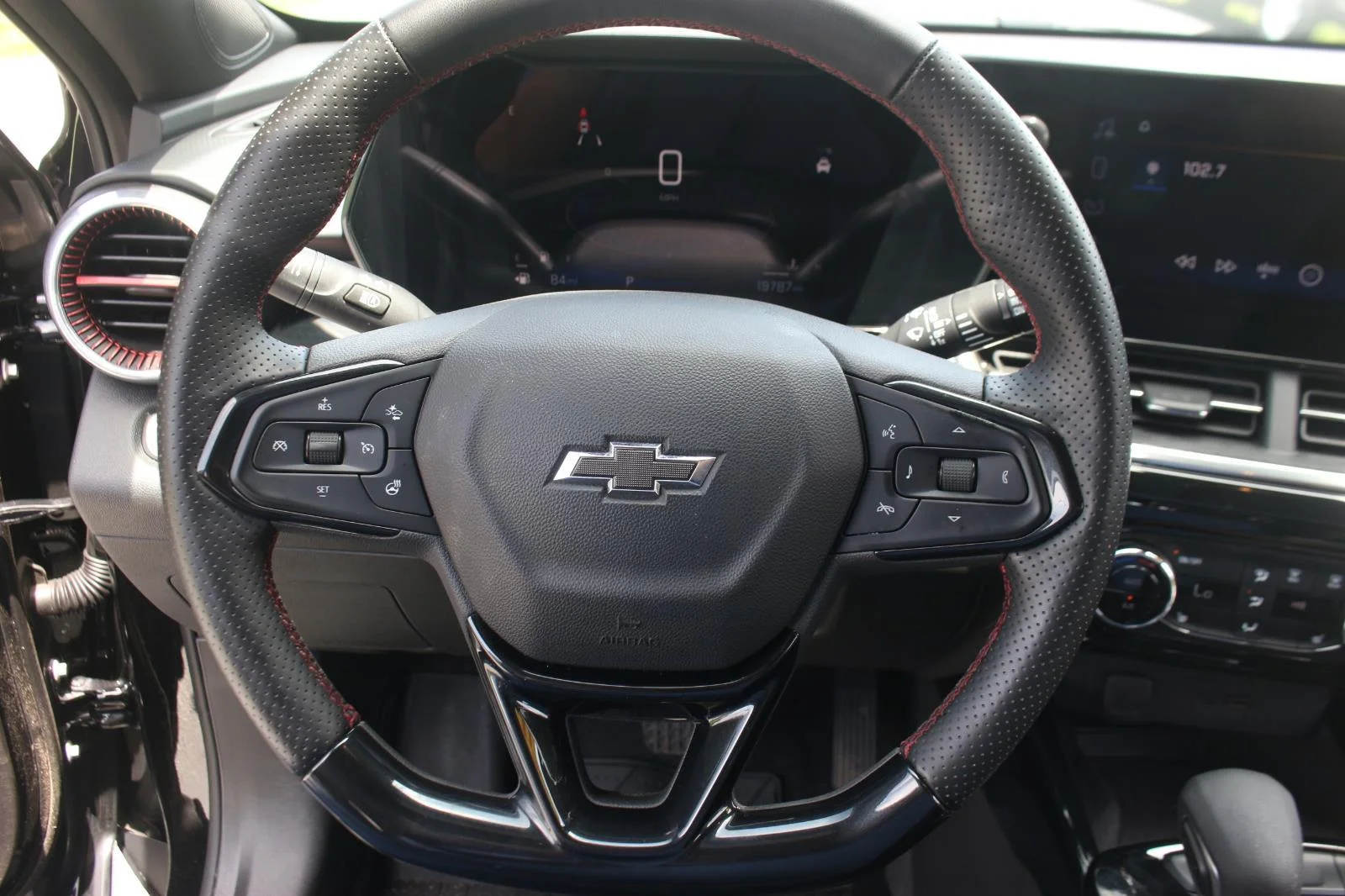 Used 2025 Mosaic Black Metallic Chevrolet 2RS image 14
