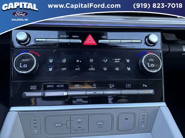 Used 2024 Silver Hyundai Calligraphy image 29