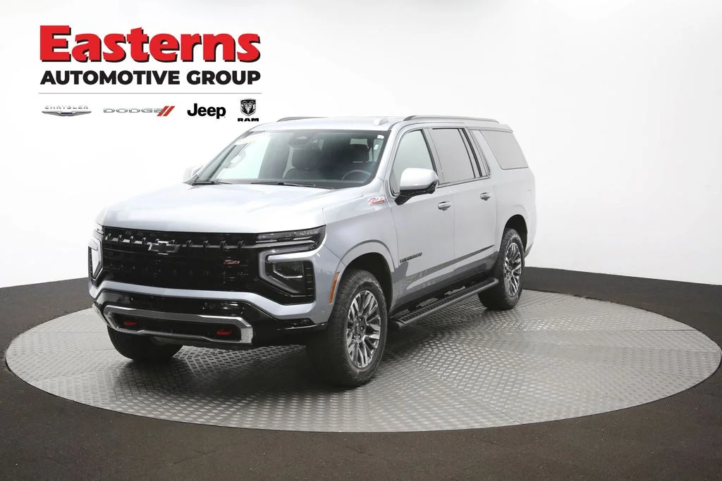 Used 2025 Gray Chevrolet Z71 image 57