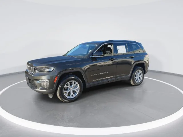 Used 2023 Brown Jeep Limited image 4