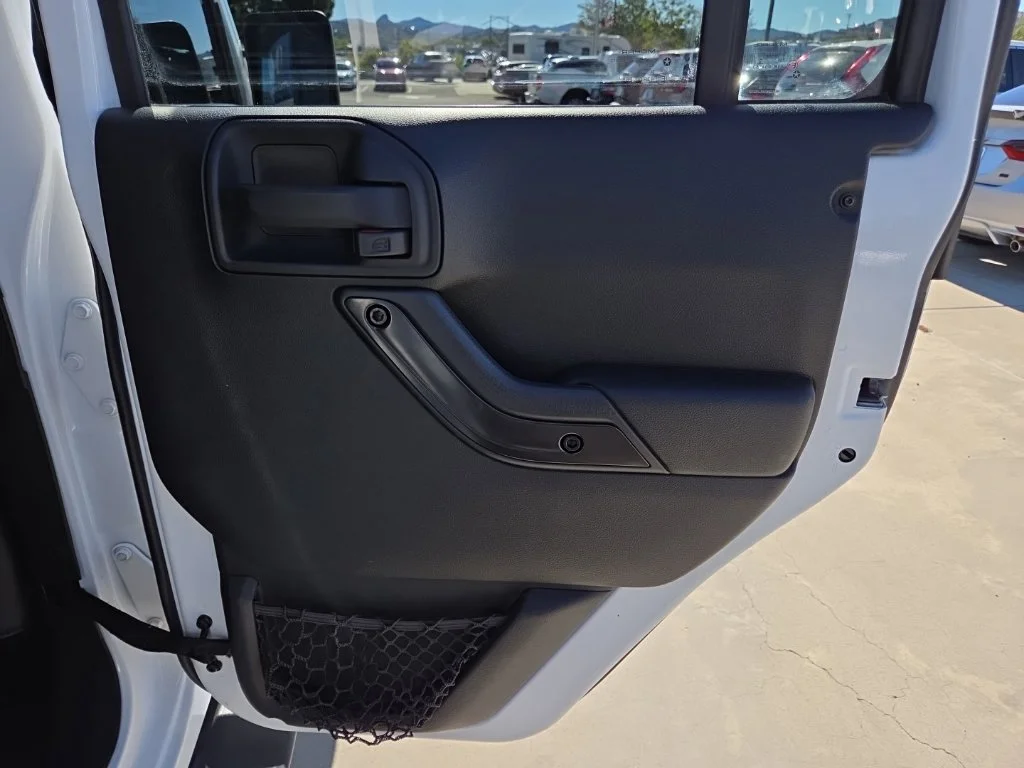 Used 2017 White Jeep Unlimited Sahara image 17