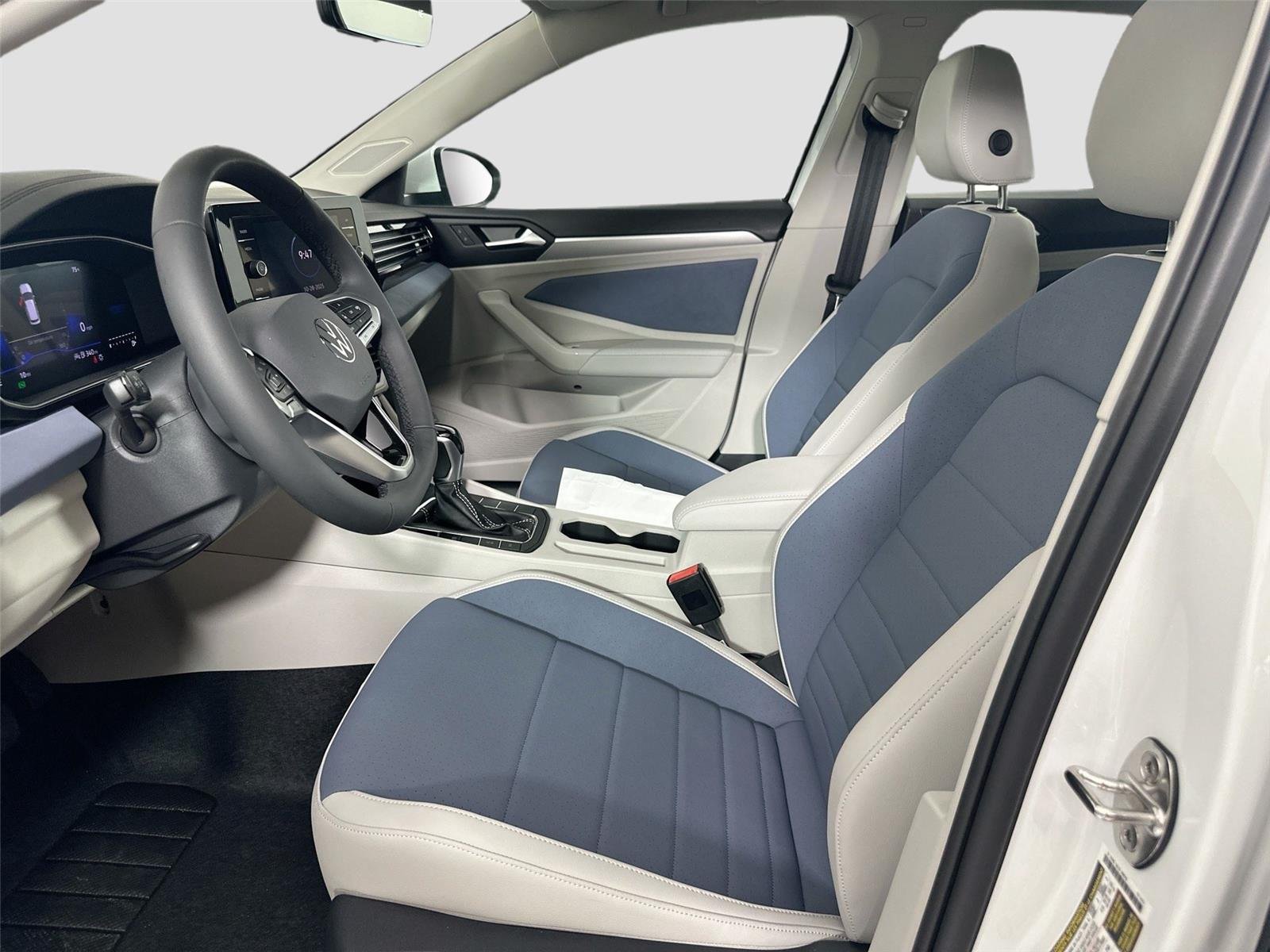 New 2026 Opal White Pearl Volkswagen SE image 21