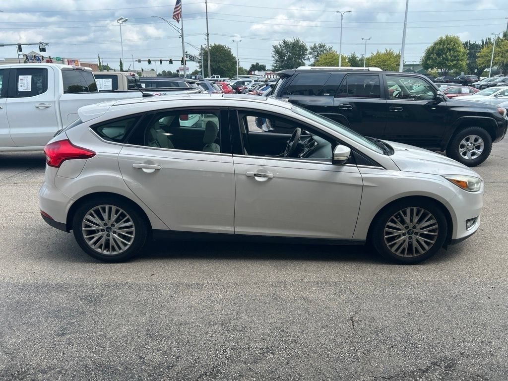 Used 2015 White Platinum Clearcoat Metallic Ford Titanium image 6