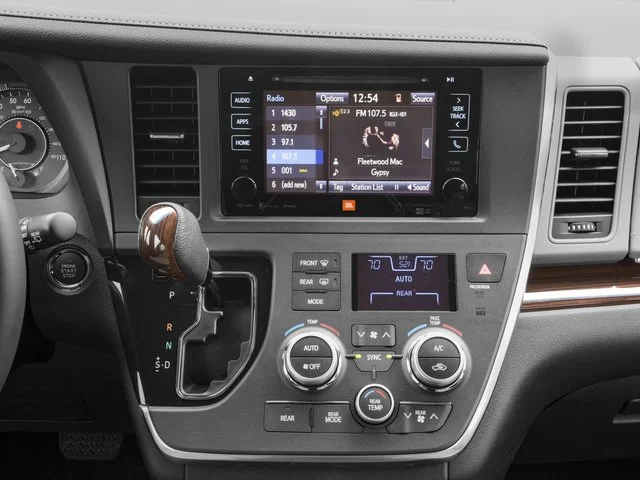 Used 2017 Blizzard Pearl Toyota XLE Premium image 10