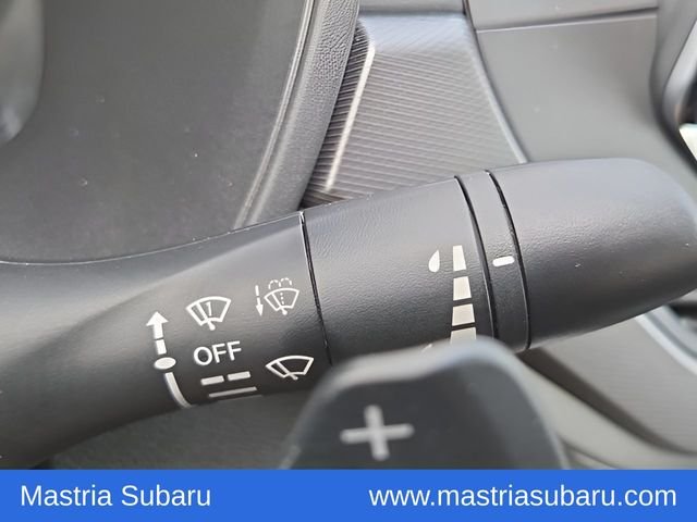 Used 2024 Scarlet Nissan 2.5 SR image 34