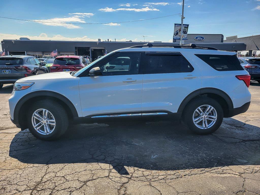 Used 2023 White Metallic Ford XLT image 6