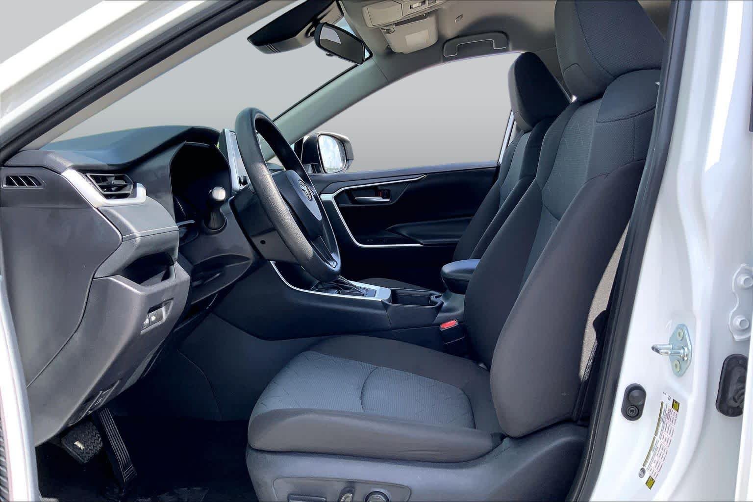Used 2025 Ice Cap Toyota XLE image 8