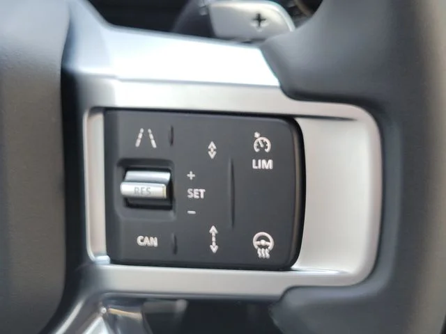 Certified Used 2025 White Land Rover Dynamic SE image 37