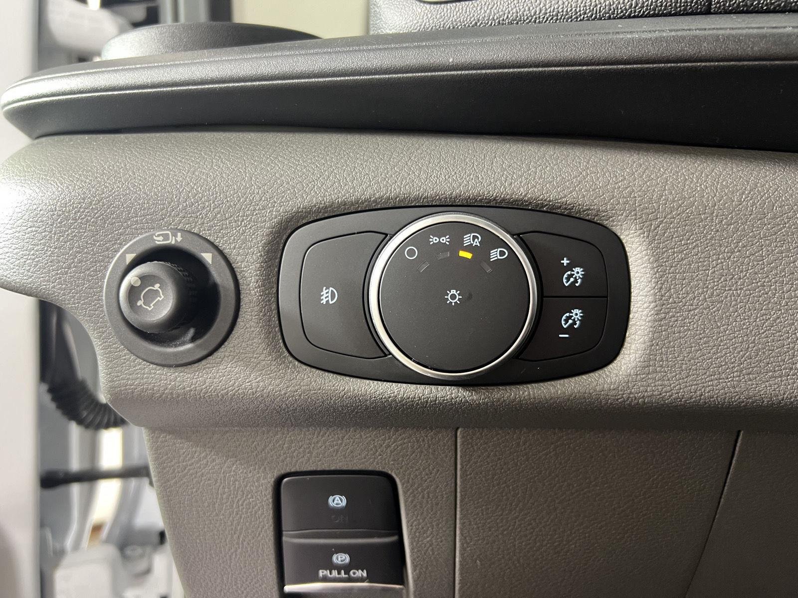Used 2026 Oxford White Ford XLT image 16
