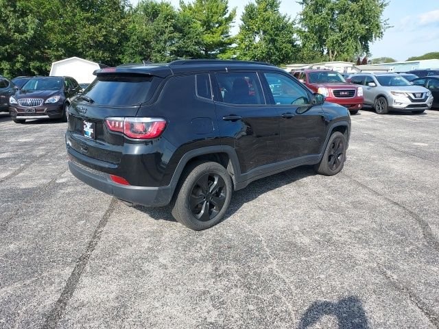 Used 2018 Black Jeep Latitude image 4