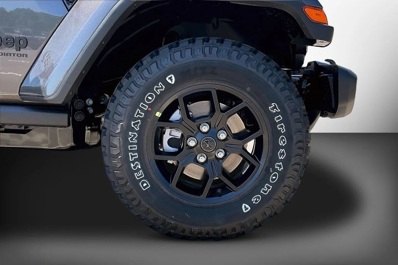 New 2026 Granite Crystal Metallic Clearcoat Jeep Willys image 30