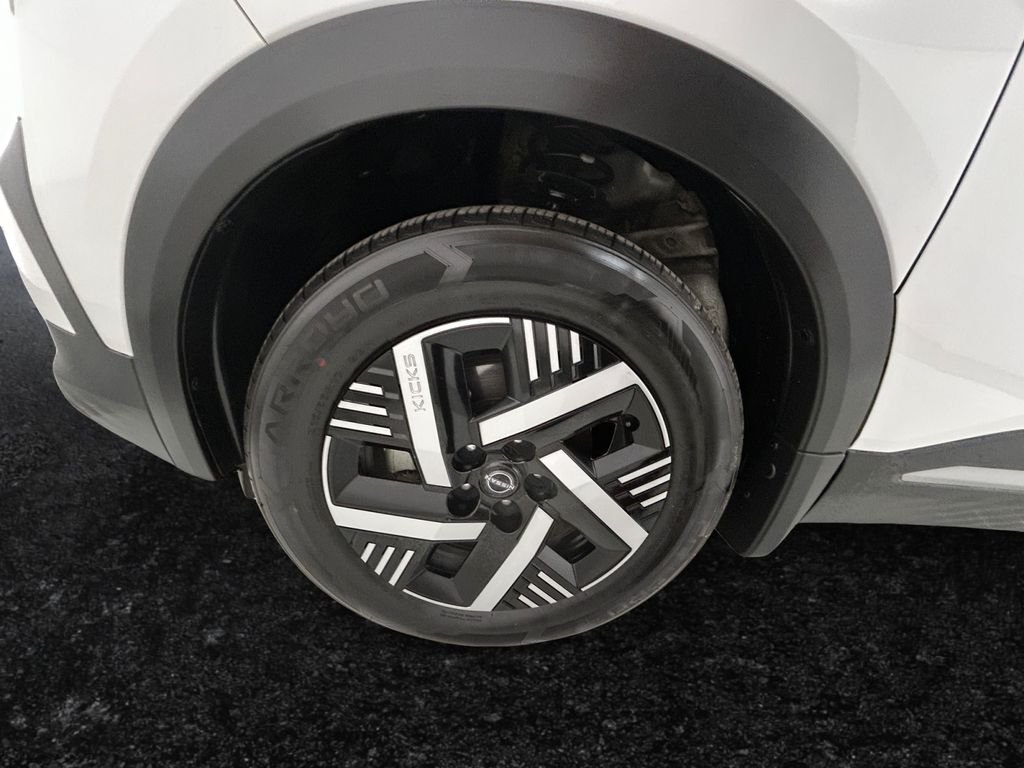 Used 2025 White Nissan SV image 27