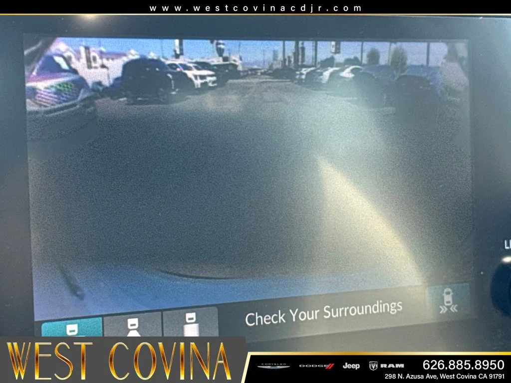 Used 2025 White Honda SE image 31