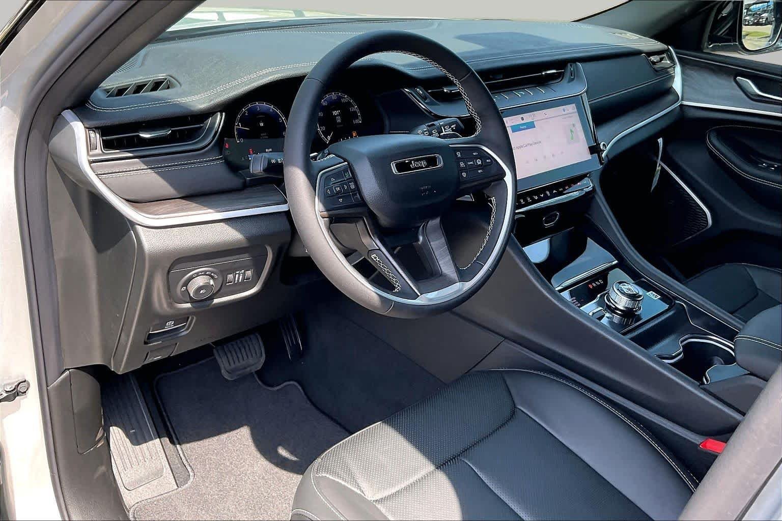 New 2026 Silver Zynith Jeep Limited Reserve image 8
