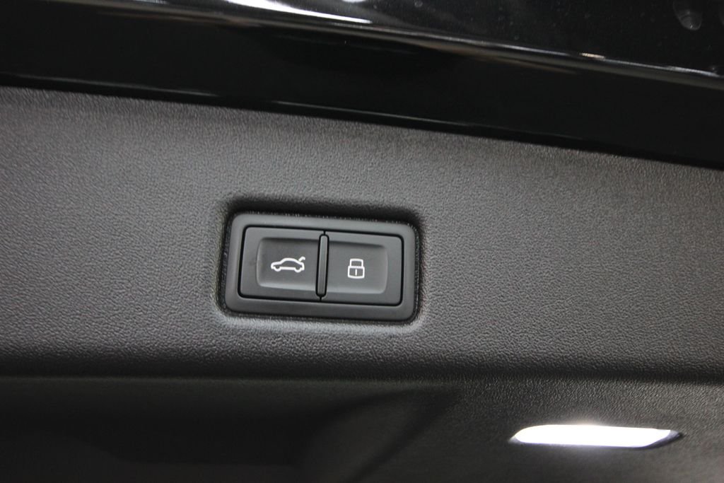 2025 Audi Q5 Premium - Photo 7