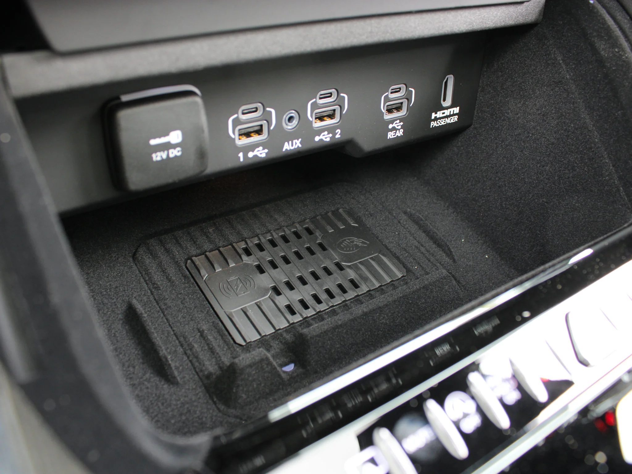 New 2026 White Jeep Summit Obsidian* image 33